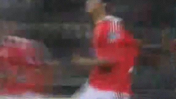 他足球天赋首屈一指,曾受本菲卡重点栽培,无奈性格决定命运