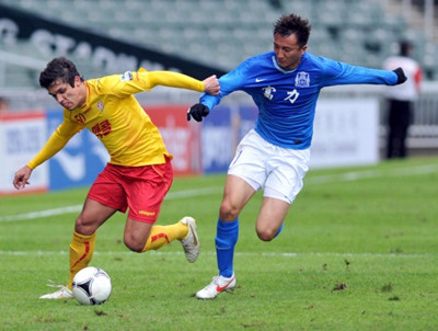 他竟是国足最年轻国脚,用人民币打对手证明有钱自称比郜林牛逼