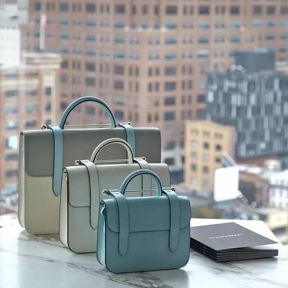 不想撞包这款轻奢包包你值得拥有,不撞包的小众包包