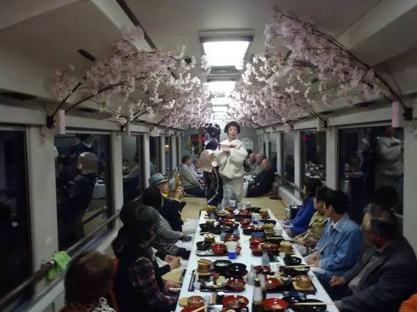 赏樱、观雪，私人版全宇宙最美8条铁路线|YOLO