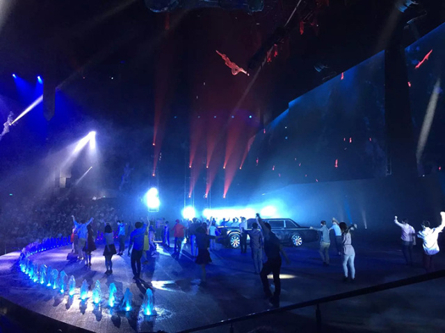 鱼游白沙洲,万达电影乐园汉秀双骄亮灯