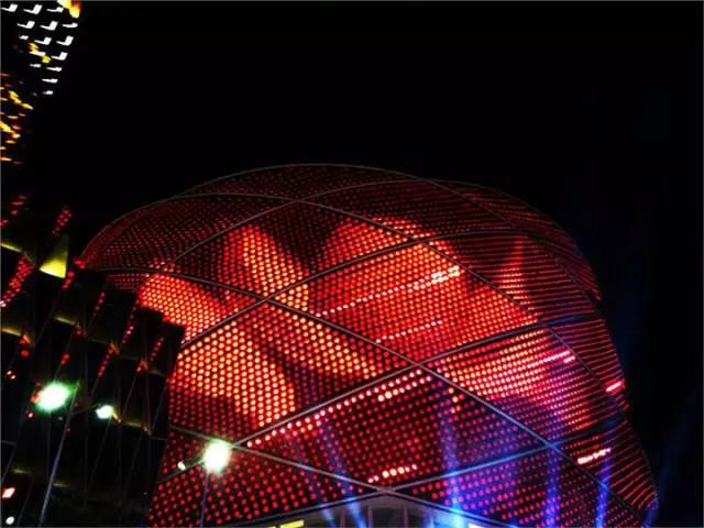 鱼游白沙洲,万达电影乐园汉秀双骄亮灯