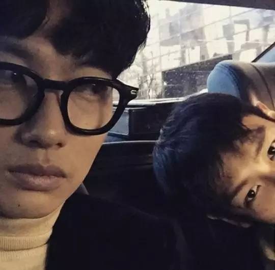 不和你们抢宋仲基|反正我有超时髦的新老公了...