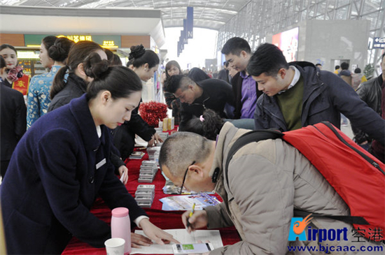 东航云南机场快闪视频,东航空姐长水机场快闪