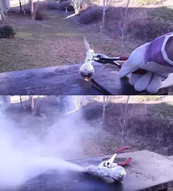 塑料鼻祖竟是自燃之王，“冒充”象牙拯救大象，还烧光了妇女秀发