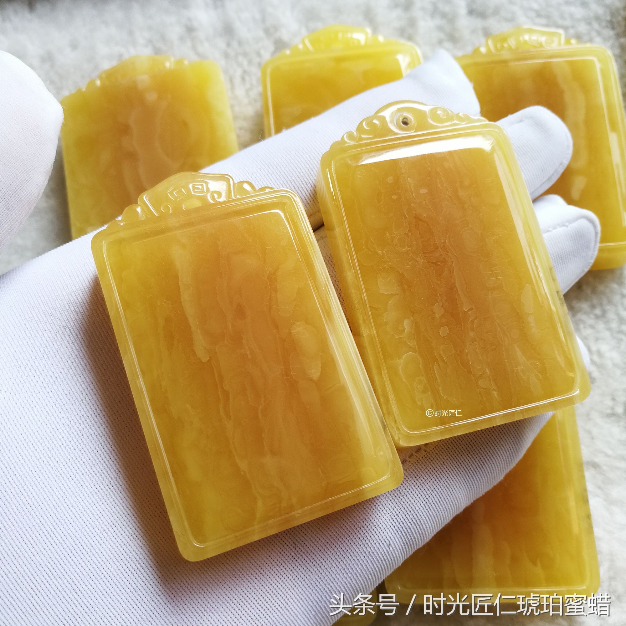 鉴别琥珀真假最简单直接的方法,中东蓝精灵琥珀怎么区别真假