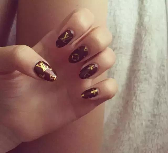 看到这个颜色我就想花钱