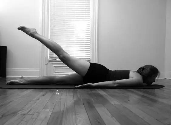 紧致臀腿塑形训练方法,梨形臀腿咋练