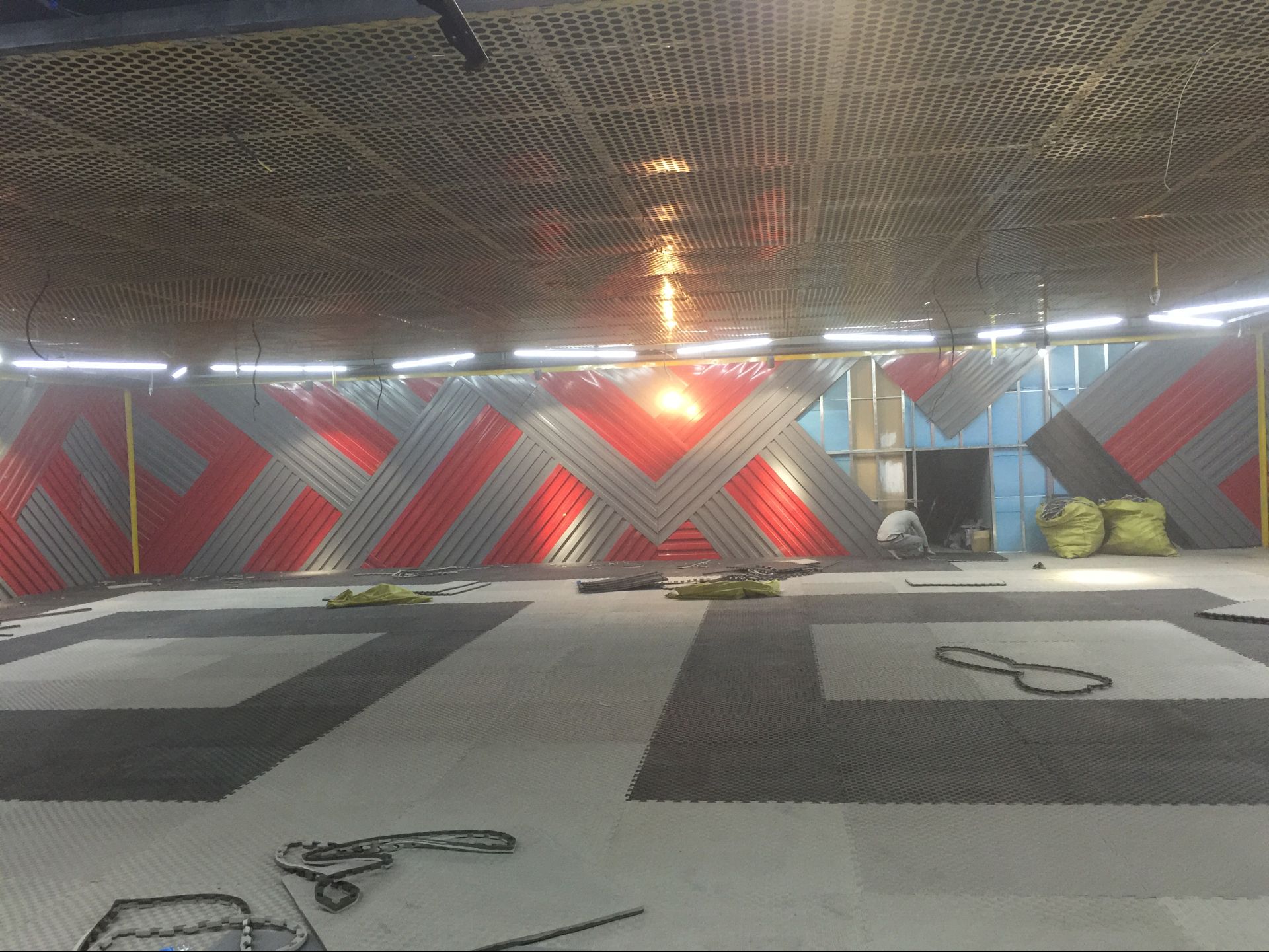 天津健身房地胶厂家批发,天津健身房地胶多少钱一米