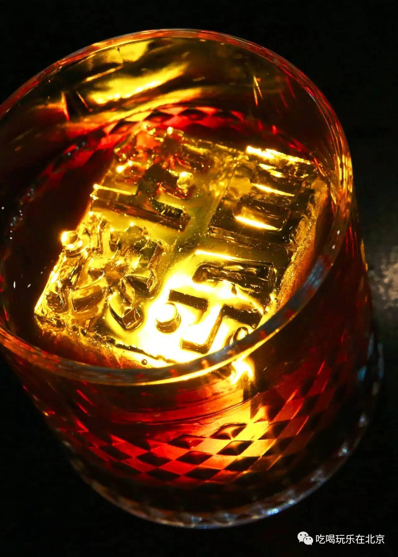 三里屯的这家店，让我甘心被“无人头”戏弄