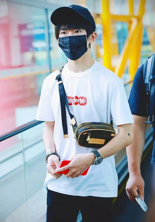 这么丑的LVxSupreme明星还抢着买?网友:变相炫富