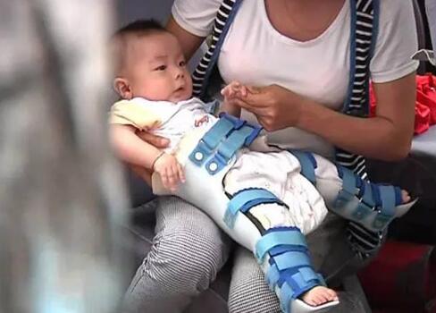 奶奶为了面子竟对半岁宝宝这样做,听了医生的话后十分后悔!