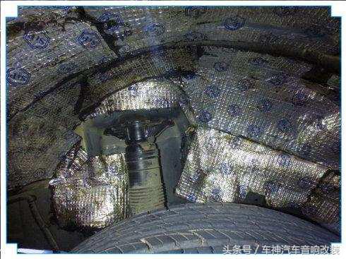 jeep大切诺基原装音响,jeep大切诺基哈曼卡顿音响效果