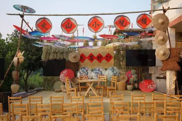 火山小视频为何要去村里办一场互联网史上最土的发布会?