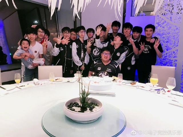 kid参加姿态生日,lol姿态早期比赛