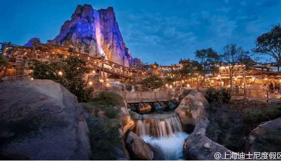 上海迪士尼情侣一天游攻略,七月上海迪士尼旅游攻略