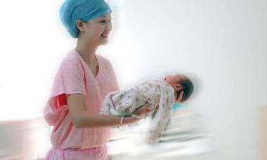 生孩子顺产有哪些尴尬事,顺产生的孩子可以生四胎吗