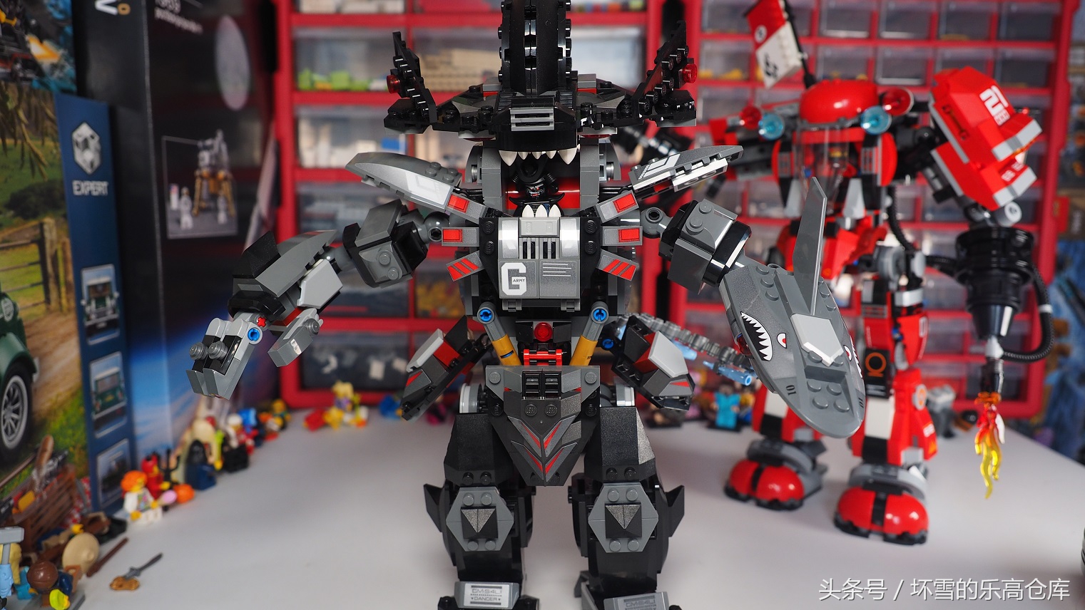 乐高幻影忍者第一代幻影机甲拼装,乐高幻影忍者泰坦机甲盗版和正版