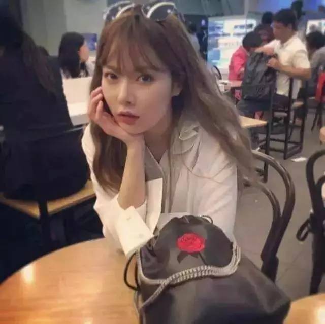 杨幂同款亮晶晶包包,杨幂最新同款包