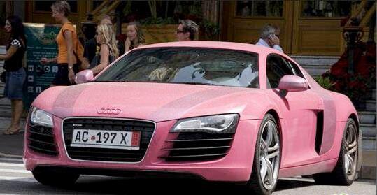 全世界粉红色的车，全被这个化妆品品牌承包了