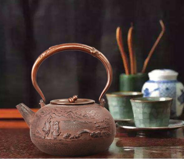 铁壶每天使用前都要清洗掉铁锈,铁壶的除锈和保养