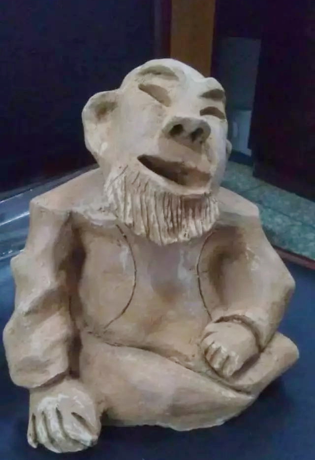 义马“泥人周”，酷爱普通红胶泥，烂泥巴塑出憨态可掬小泥人！