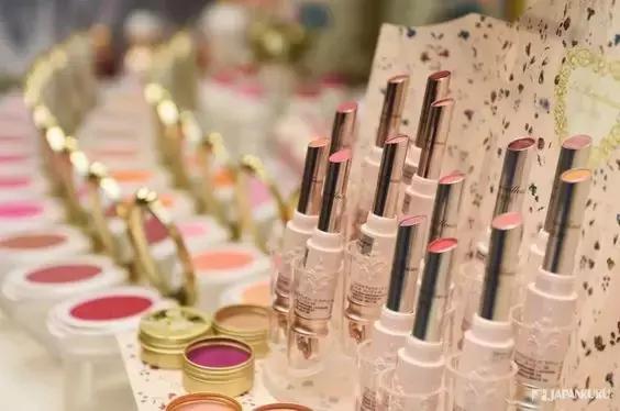 全世界最值得剁手的30款红色口红，建议收藏