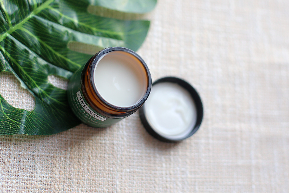 历经酷暑“白富美”是如何炼成的?——美白乳霜大比拼