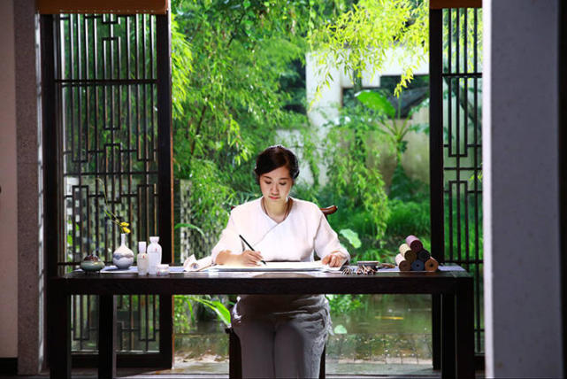 环亚有女初长成：是什么支撑美肤宝以“芳华之龄”定义着汉方护肤