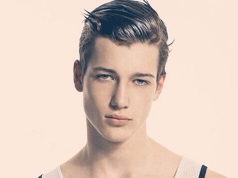 八字先生看手相,八字先生看相搞笑