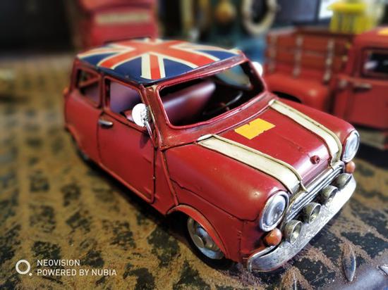 大家习以为常的手机拍照加水印，原来是从它开始的