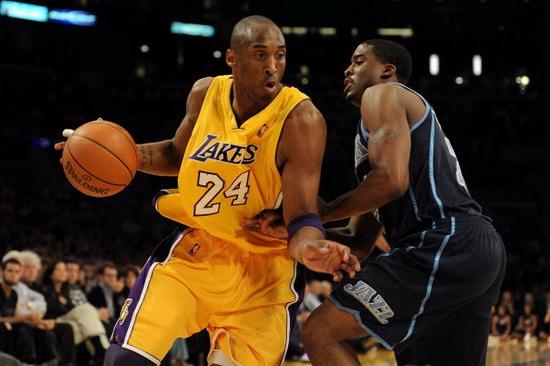 nba现役球星谁转身最好看,nba三种最华丽的转身过人