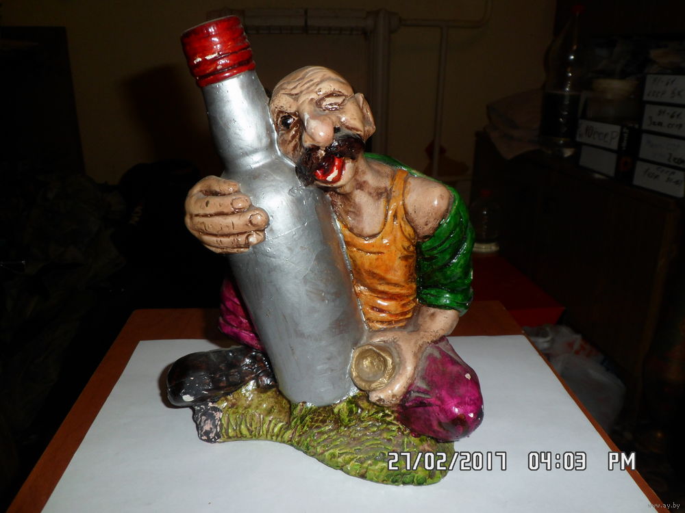 俄罗斯老铁冰天雪地喝伏特加,老俄爱喝伏特加