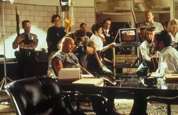 成年人的爱情有浪漫吗,成年人的爱情是怎么开始的