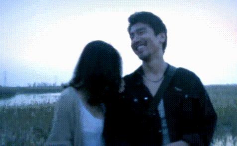 终于知道娱乐圈哪对CP爱撒狗粮了，隔着屏幕都闻到恋爱的酸臭味