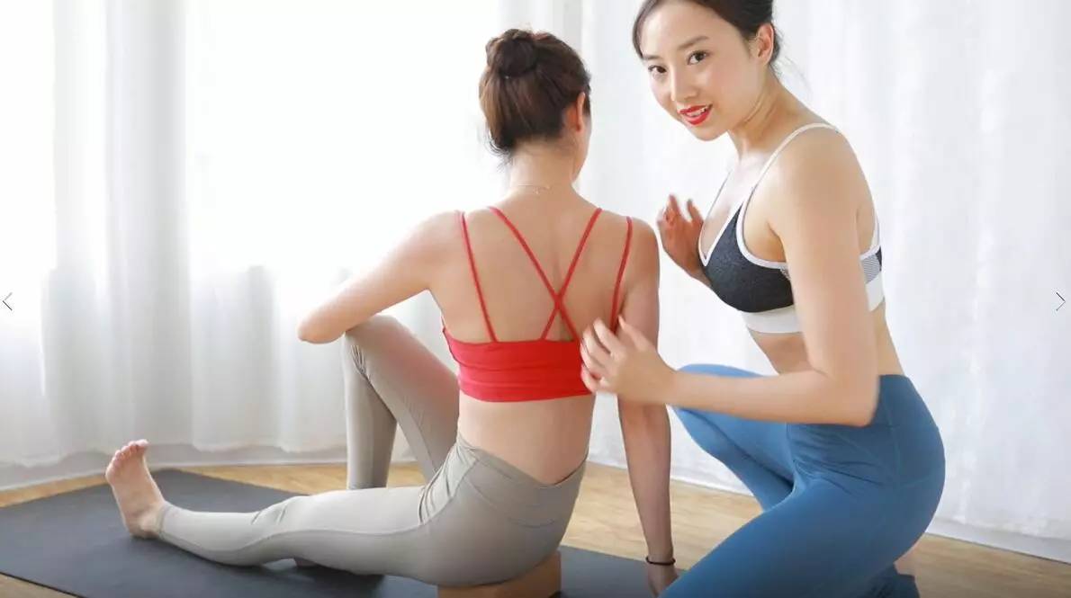 胸部严重下垂干瘪怎么办瑜伽动作,女性胸部挺拔靠什么支撑
