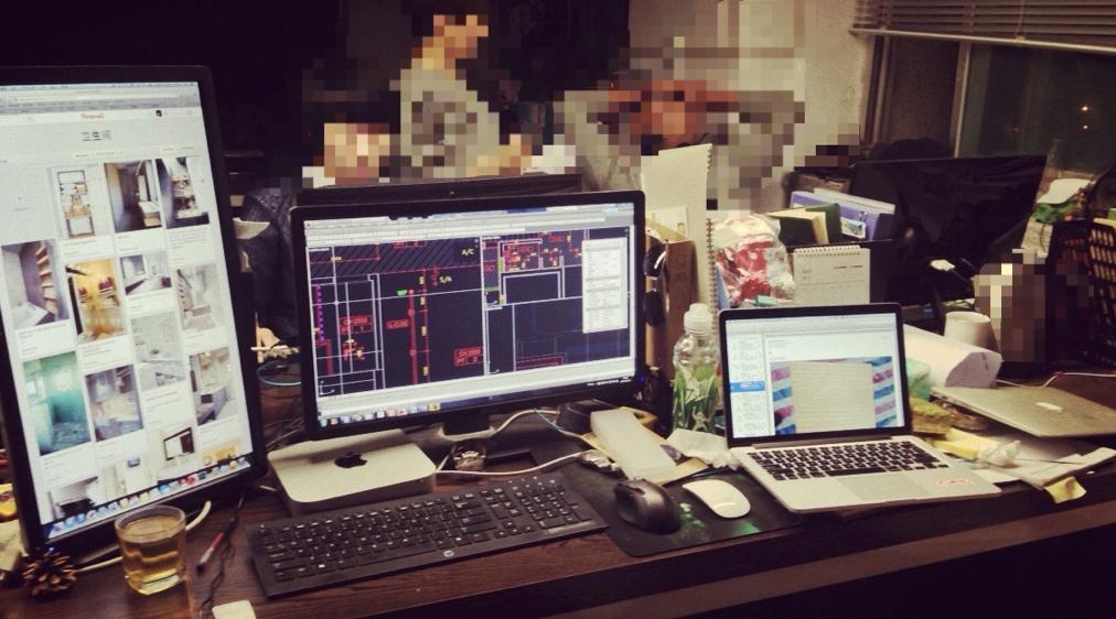 设计师两台显示屏怎么放好看,设计师两台显示器