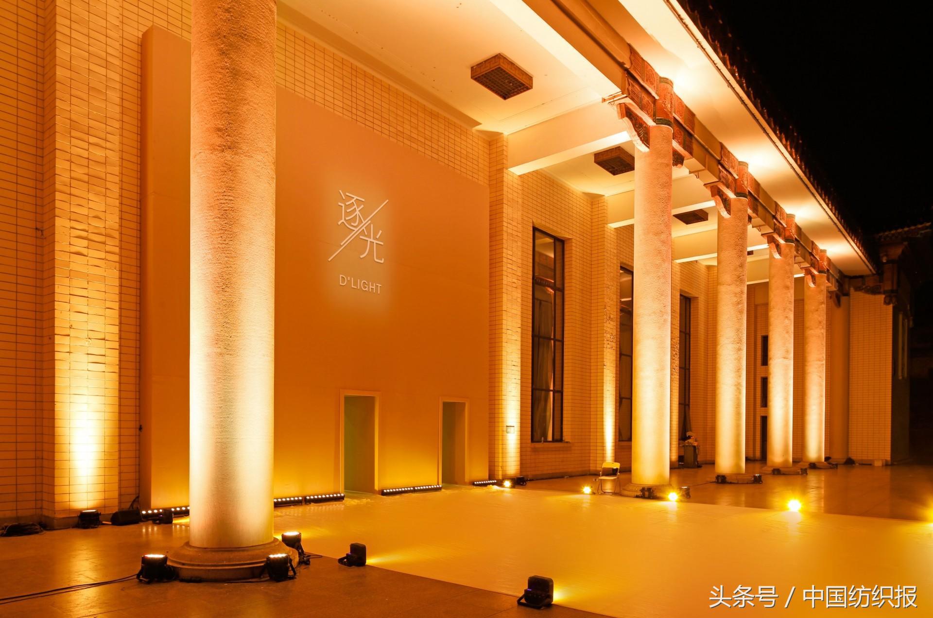 昨晚ERDOS“逐光”大秀，为何有种令人失眠的震撼？