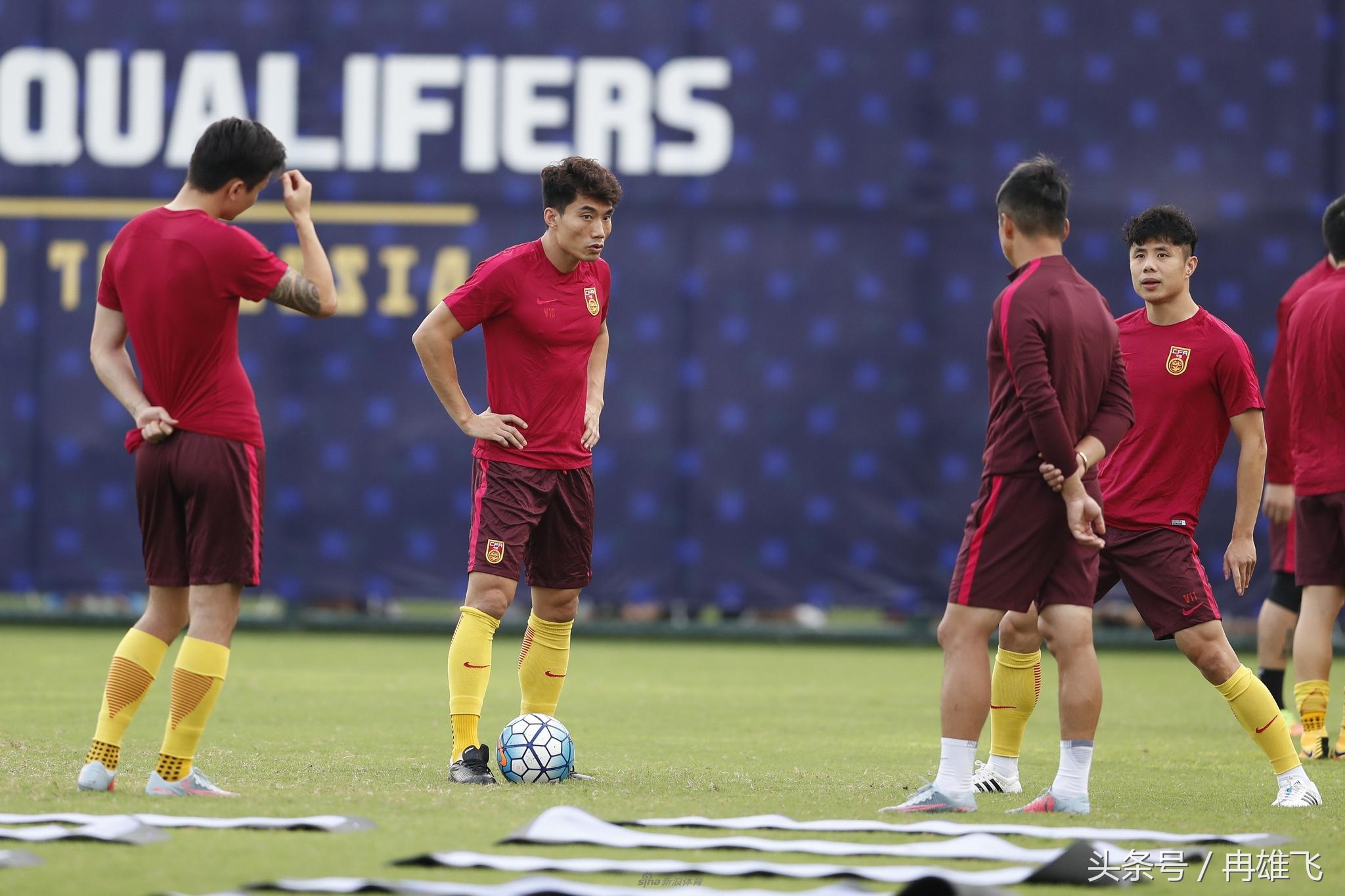 国足战胜乌兹别克里皮,里皮为什么非要用433阵型