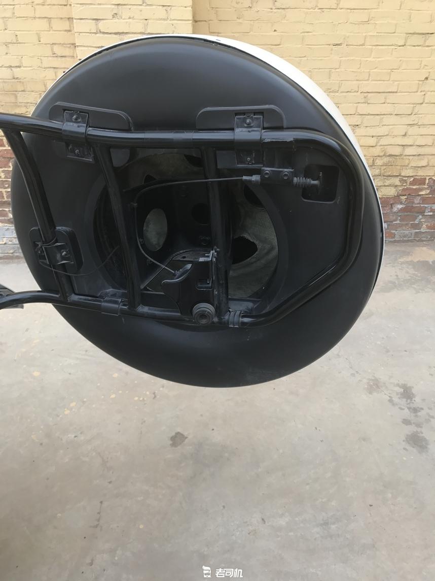 15年陆巡5.7v8,老款陆巡与新款陆巡对比