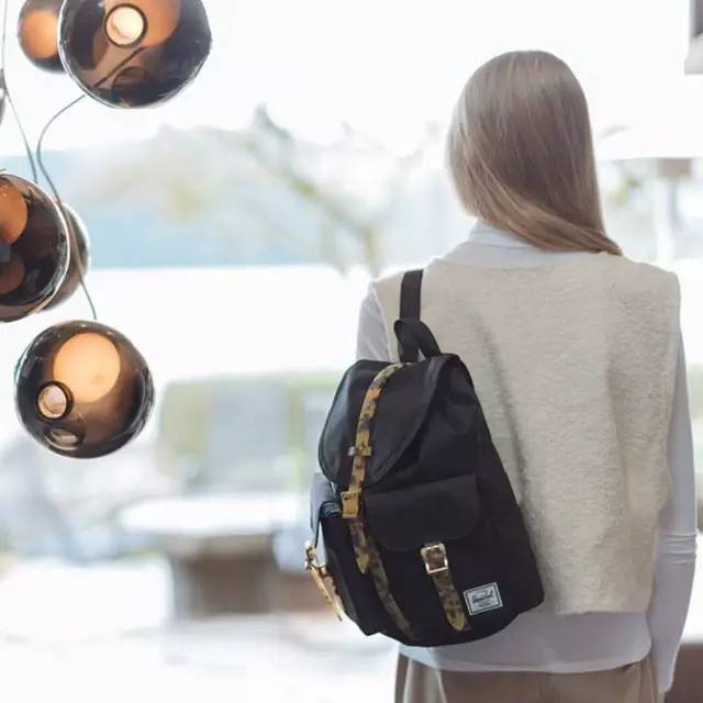 双肩包种草视频,双肩包种草好看能装不贵