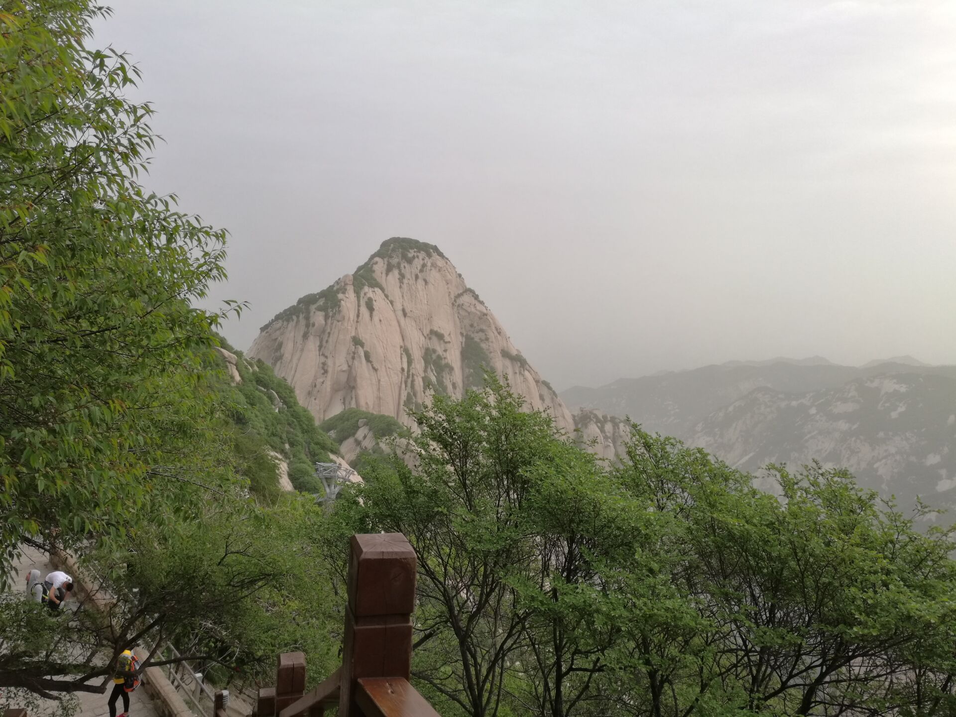 西岳华山旅游登山路线图,徒步爬西岳华山共多少台阶