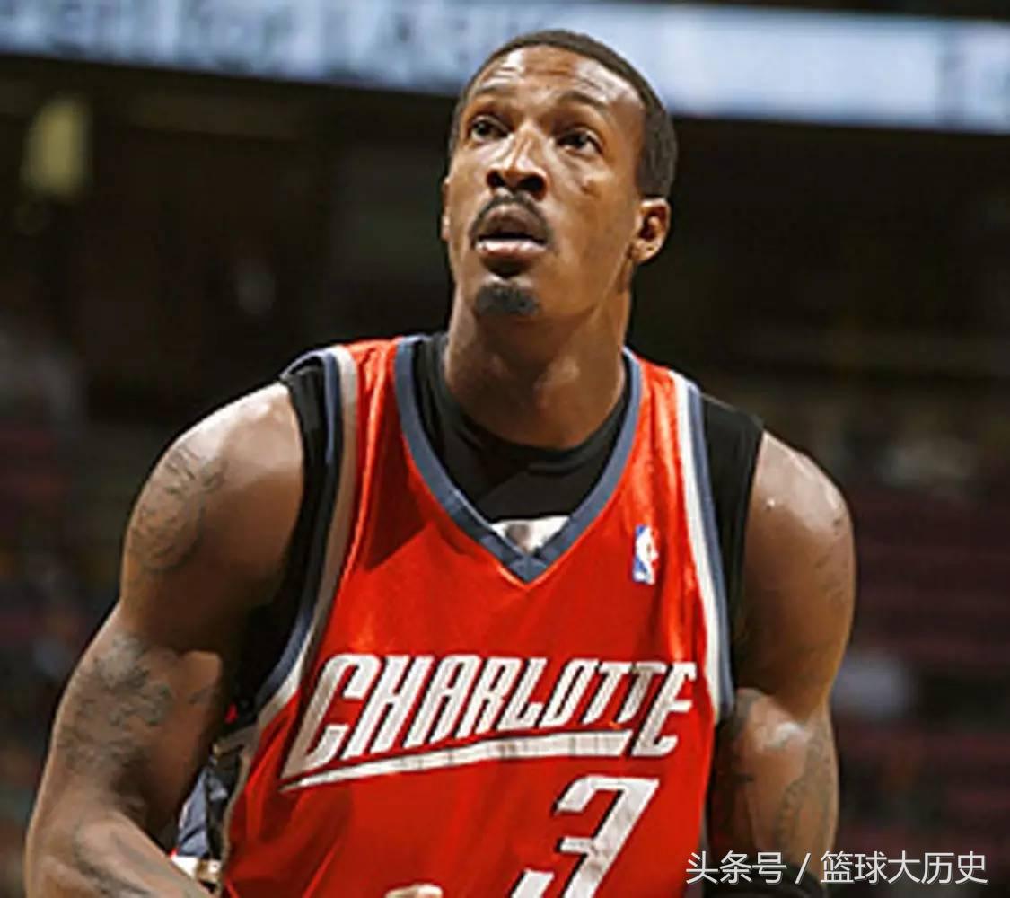 拜纳姆肘击事件视频,拜纳姆肘击事件完整版