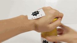 巧开罐头盖,快速开黄桃大罐头的方法