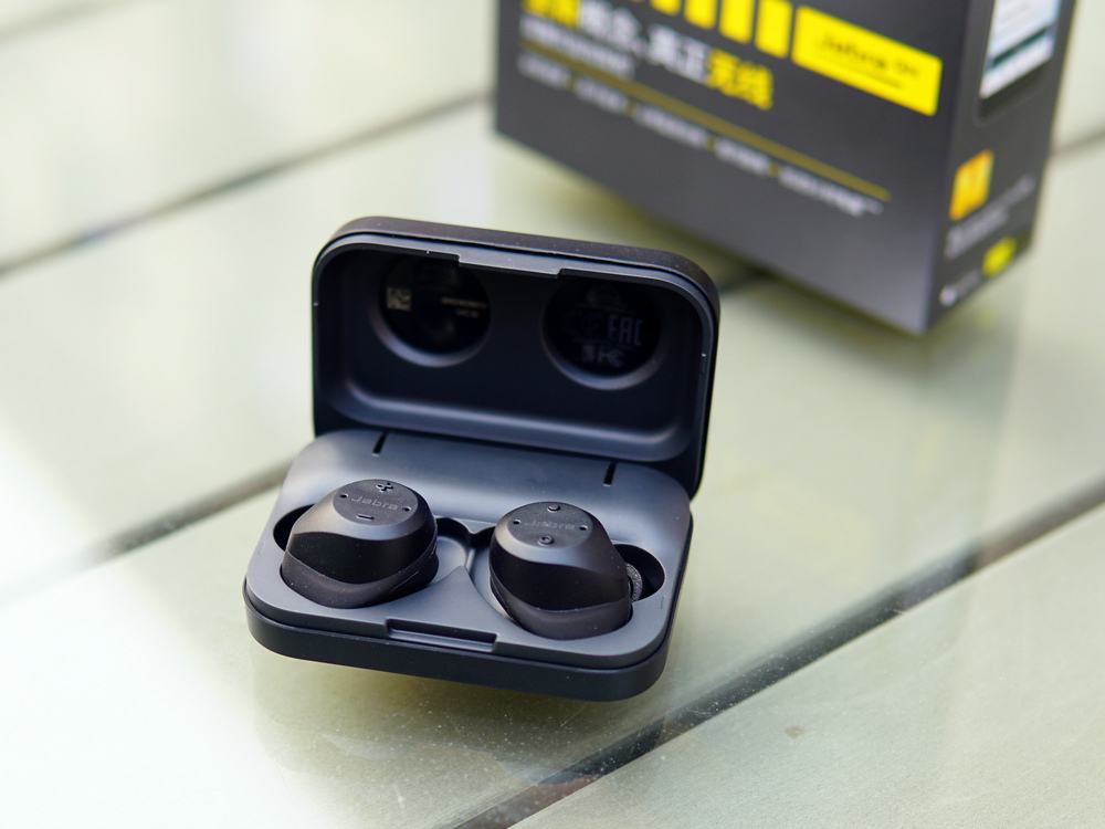 所有无线耳机的使用说明,盒装无线耳机如何使用