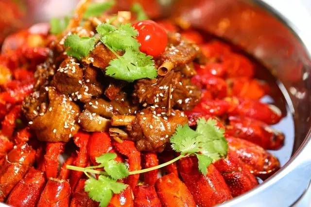 小龙虾的各种口味的做法,广东小龙虾的正确吃法