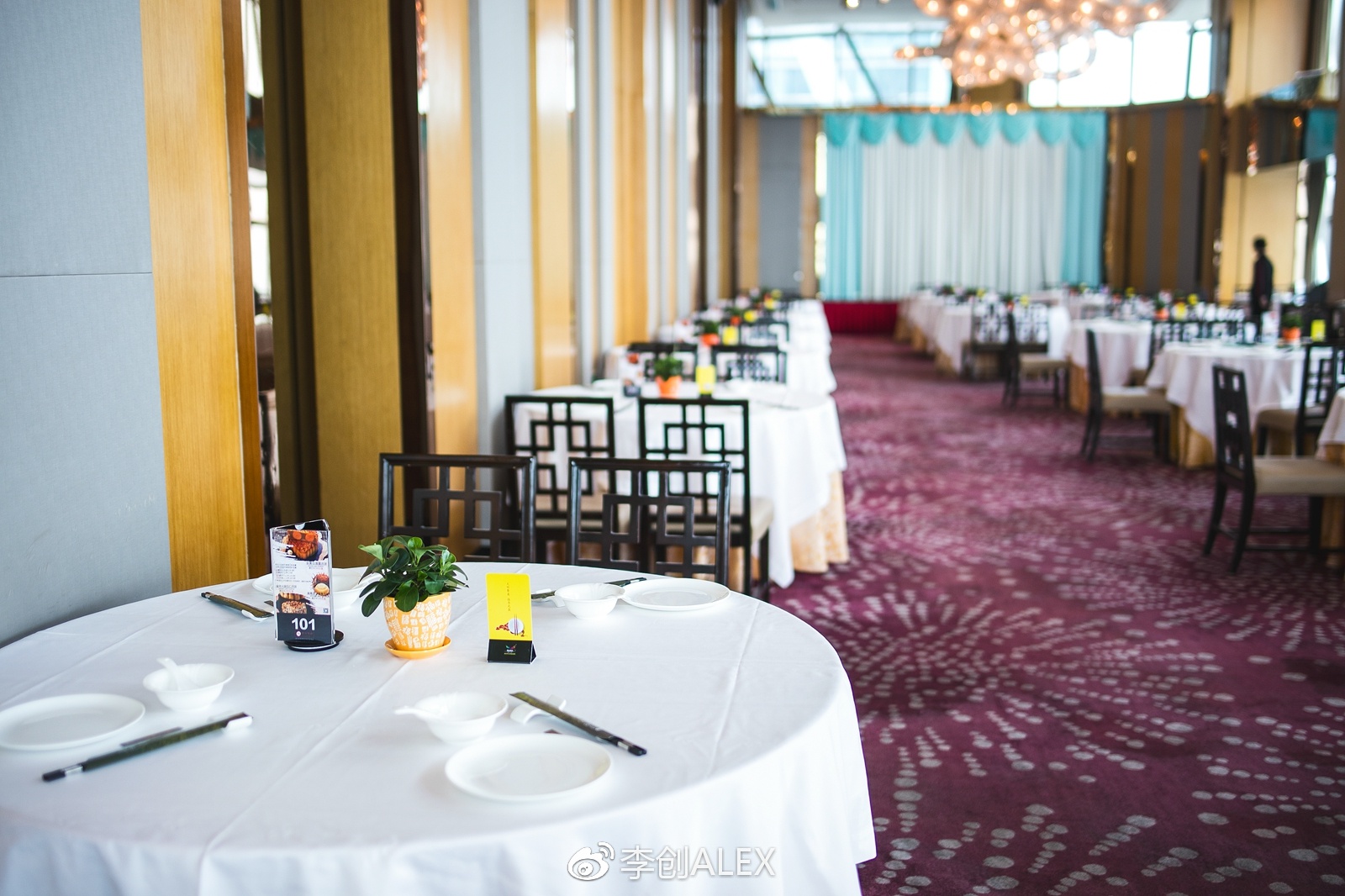 在自己的城市住酒店叫什么,在自己城市里的酒店度假