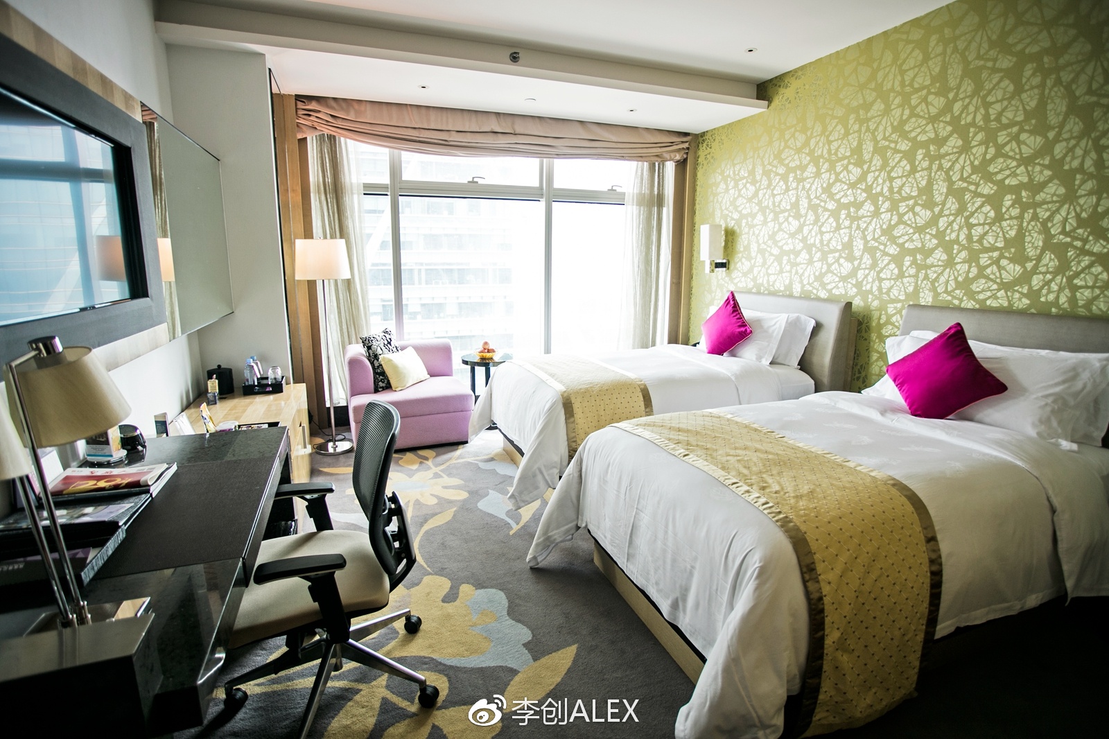 在自己的城市住酒店叫什么,在自己城市里的酒店度假