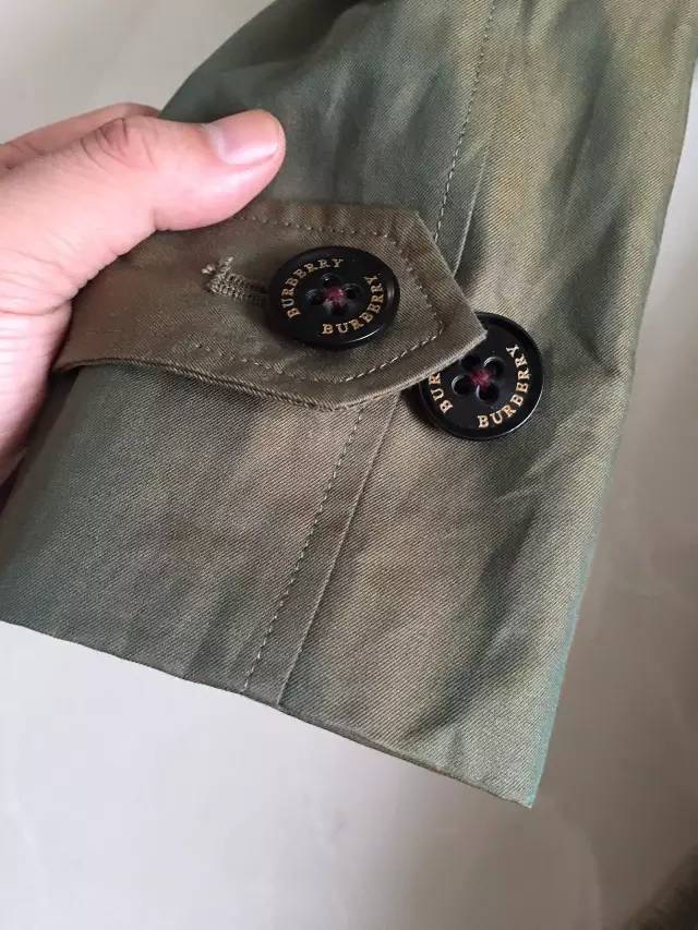 风衣巴宝莉12000,巴宝莉风衣回归现实