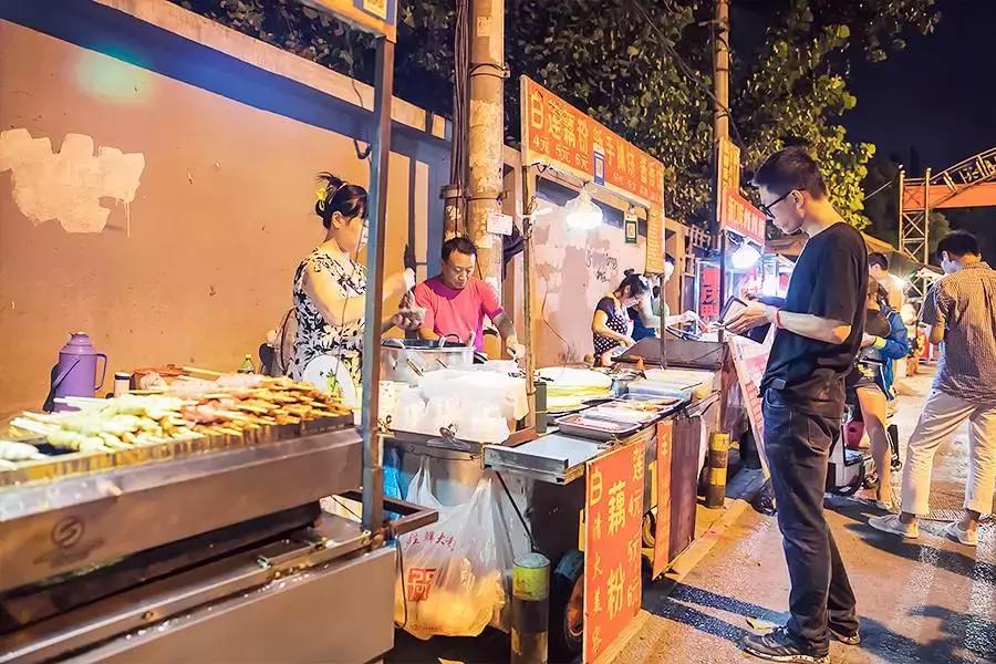 走！去南湖的“堕落街”再当一回学生伢！